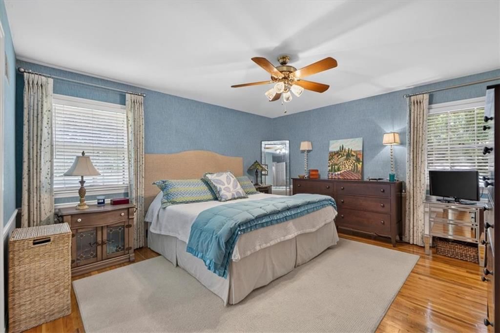 Photo 46 of 99 - 9722 Briar Street, Overland Park, KS 66207