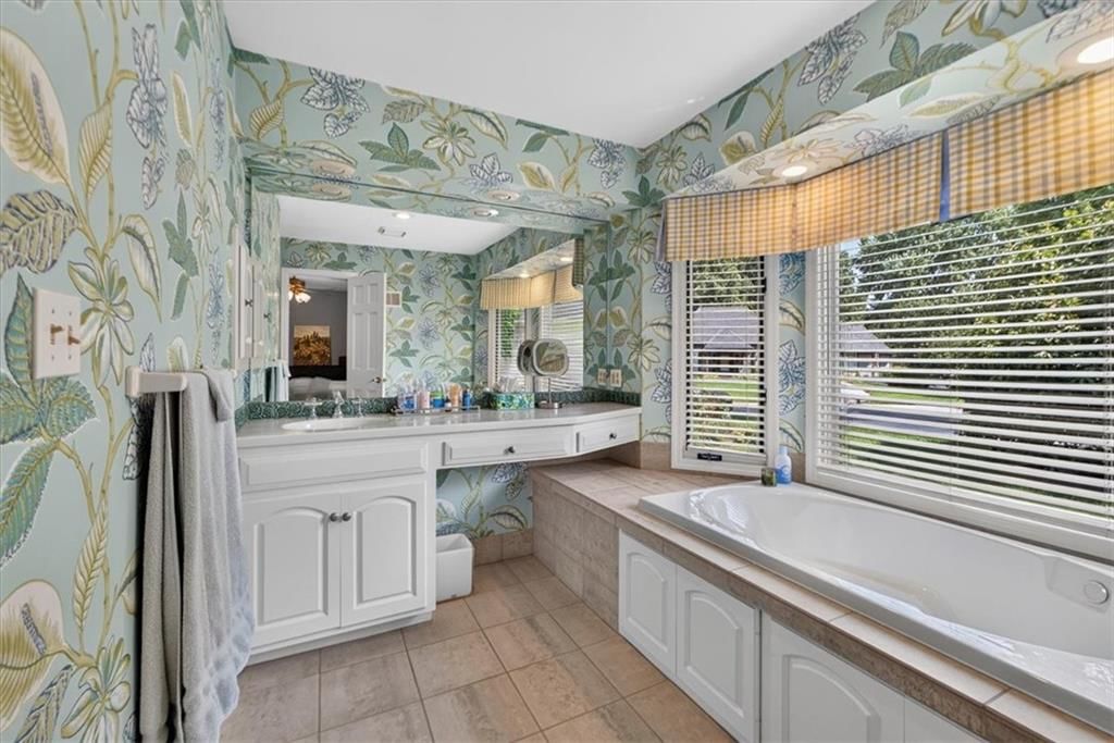 Photo 50 of 99 - 9722 Briar Street, Overland Park, KS 66207