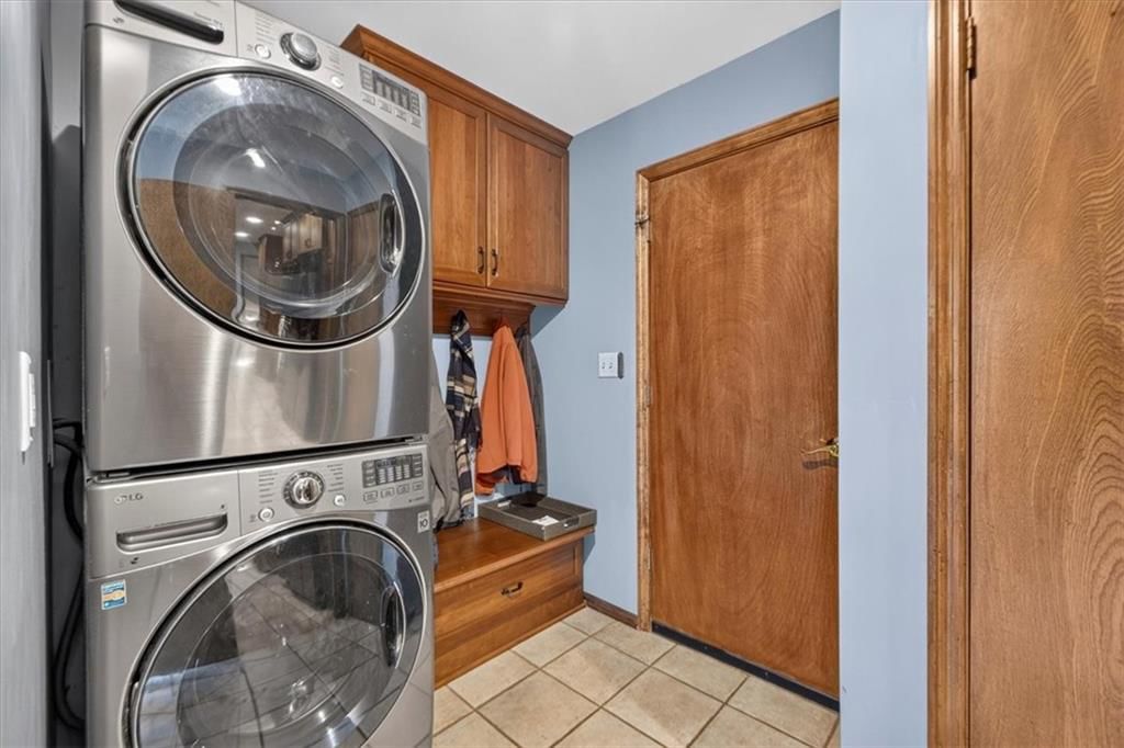 Photo 54 of 99 - 9722 Briar Street, Overland Park, KS 66207