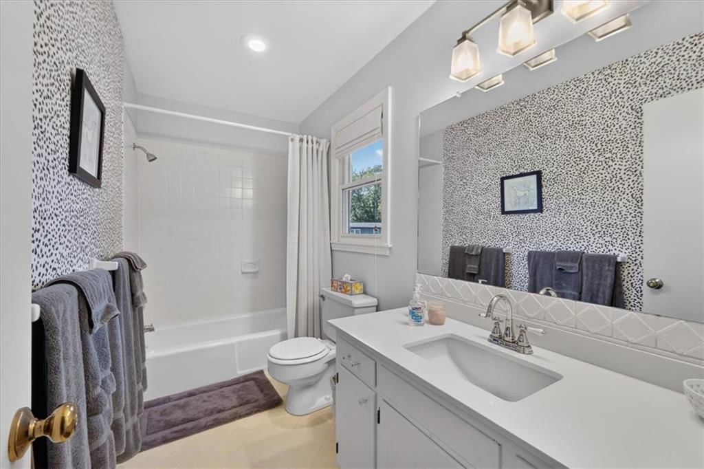 Photo 60 of 99 - 9722 Briar Street, Overland Park, KS 66207