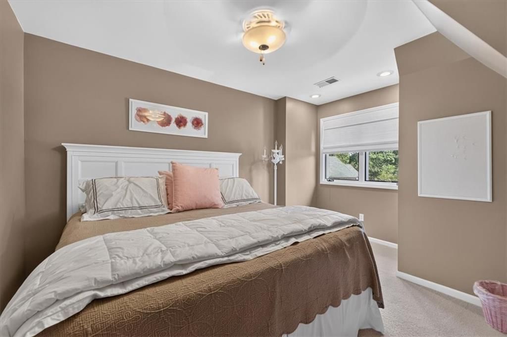 Photo 65 of 99 - 9722 Briar Street, Overland Park, KS 66207