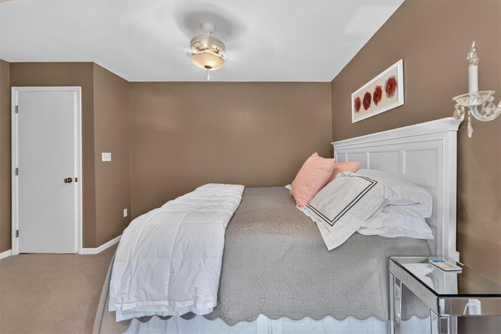 Photo 66 of 99 - 9722 Briar Street, Overland Park, KS 66207