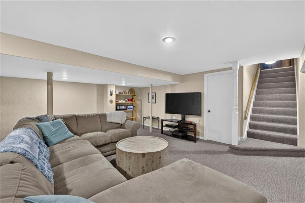 Photo 72 of 99 - 9722 Briar Street, Overland Park, KS 66207