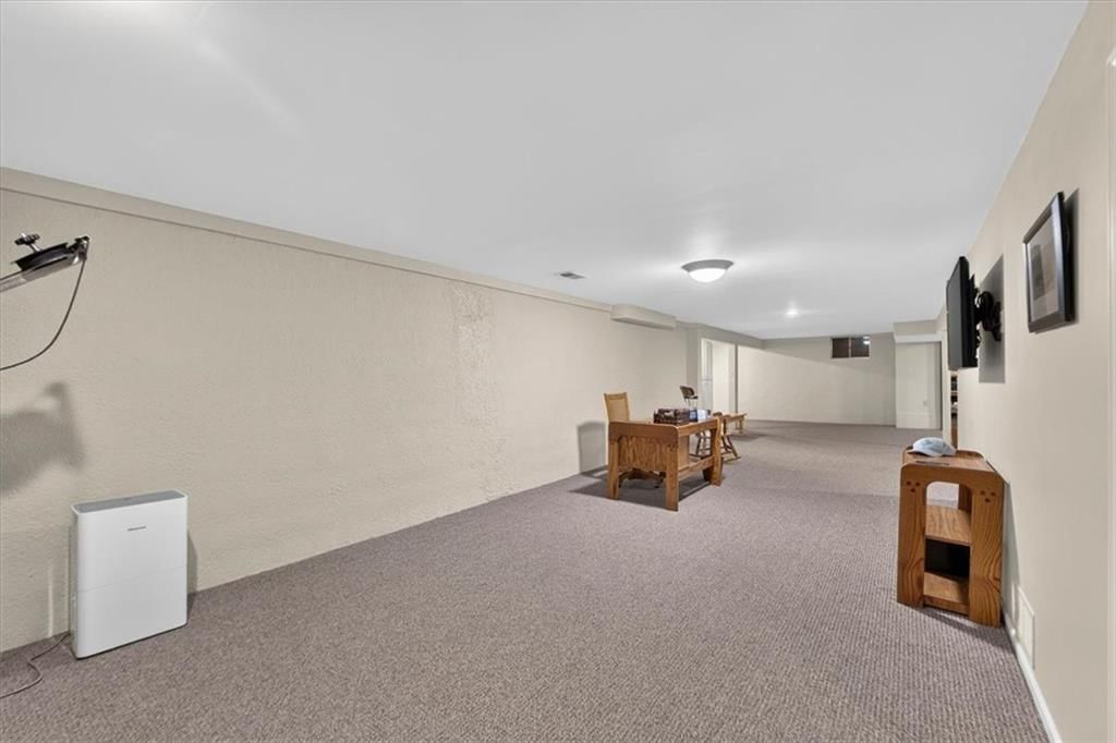 Photo 78 of 99 - 9722 Briar Street, Overland Park, KS 66207