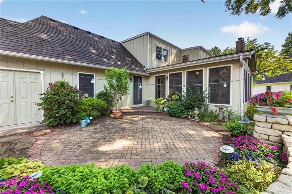 Photo 87 of 99 - 9722 Briar Street, Overland Park, KS 66207