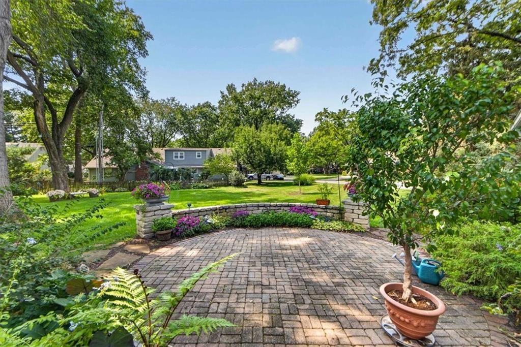 Photo 89 of 99 - 9722 Briar Street, Overland Park, KS 66207