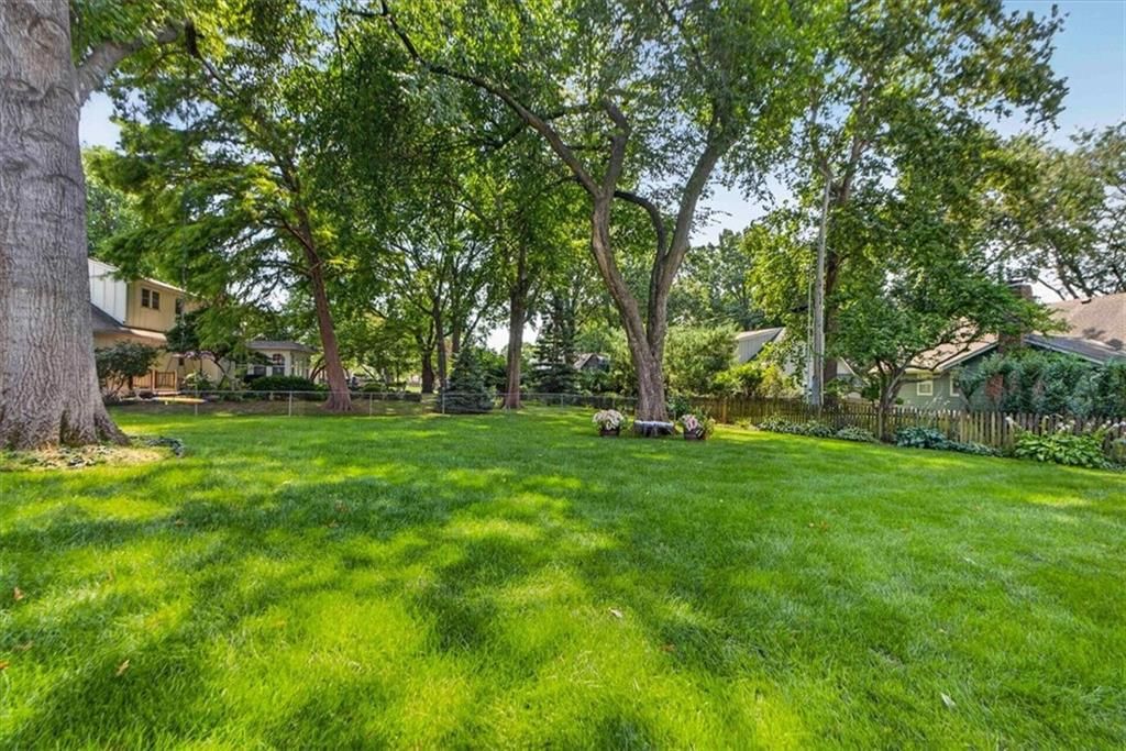 Photo 90 of 99 - 9722 Briar Street, Overland Park, KS 66207