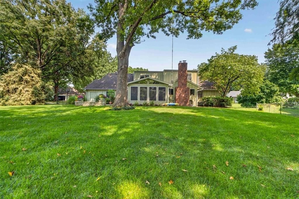 Photo 91 of 99 - 9722 Briar Street, Overland Park, KS 66207