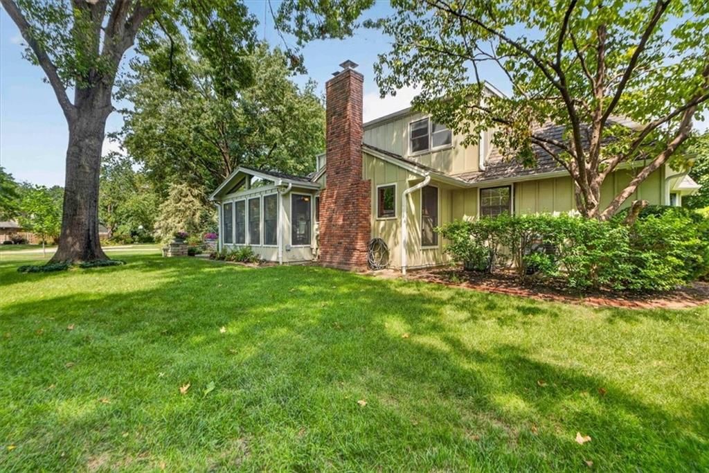 Photo 92 of 99 - 9722 Briar Street, Overland Park, KS 66207
