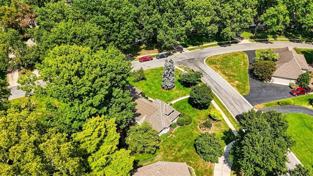 Photo 97 of 99 - 9722 Briar Street, Overland Park, KS 66207