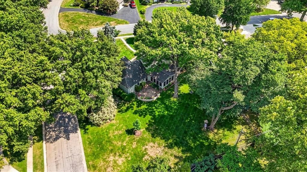 Photo 98 of 99 - 9722 Briar Street, Overland Park, KS 66207