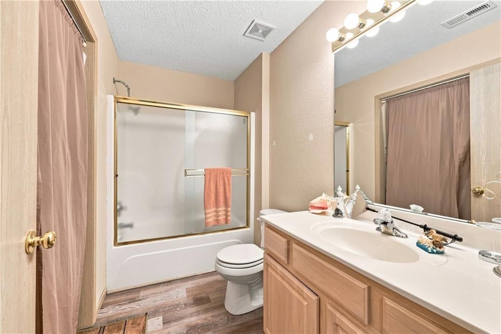 Photo 14 of 20 - 10654 E 46th Street, Kansas City, MO 64133