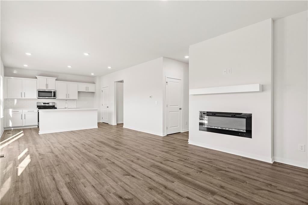 Photo 6 of 19 - 10612 N Richmond Avenue, Kansas City, MO 64157