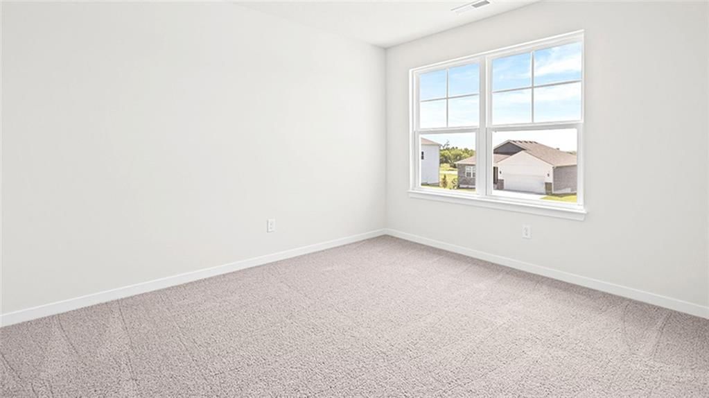 Photo 17 of 19 - 10612 N Richmond Avenue, Kansas City, MO 64157