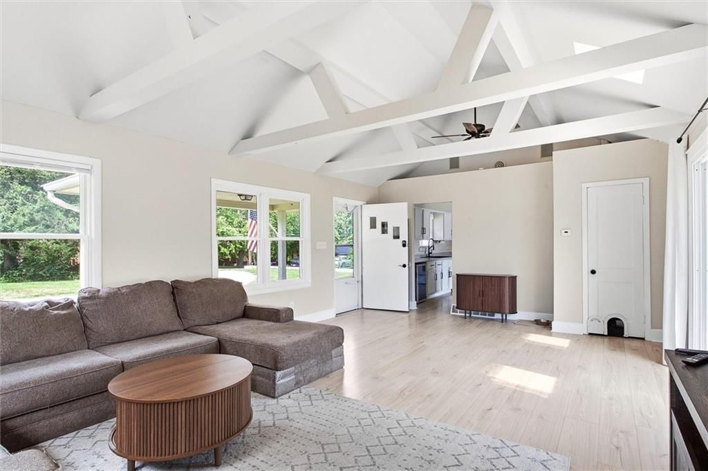 8915 N Lathrop Drive — photo 15