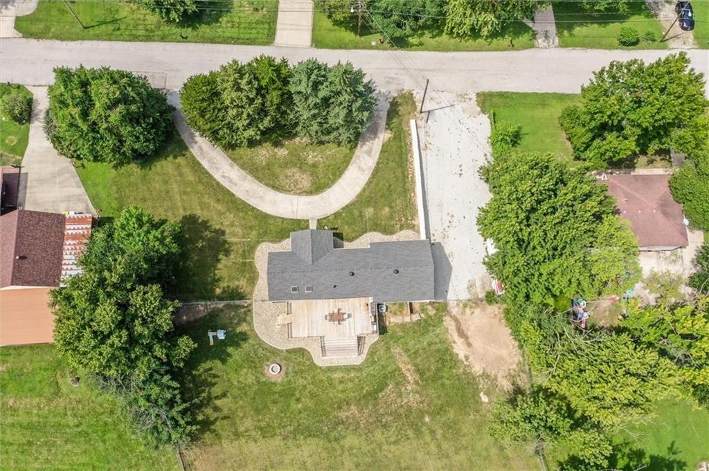 8915 N Lathrop Drive — photo 27