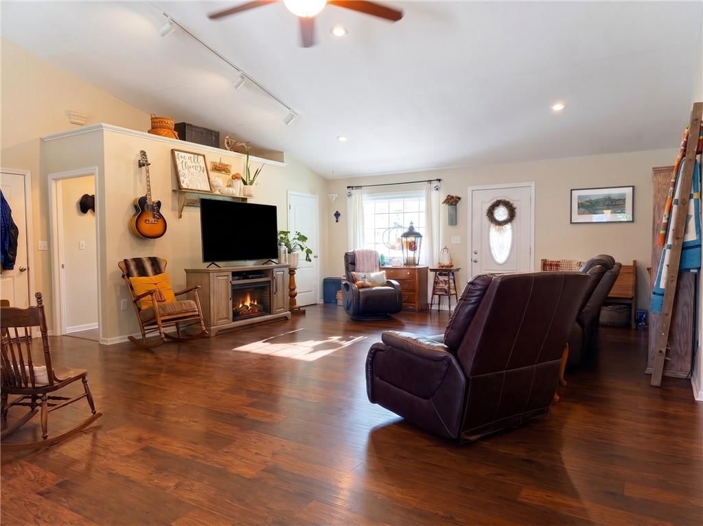 2306 Fisherman Road — photo 8