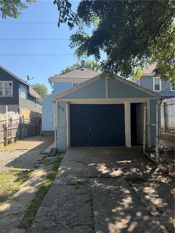 212 N Valley Street — photo 2