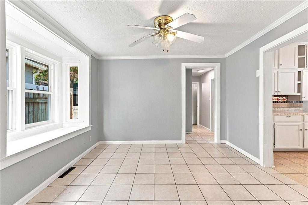 212 N Valley Street — photo 9