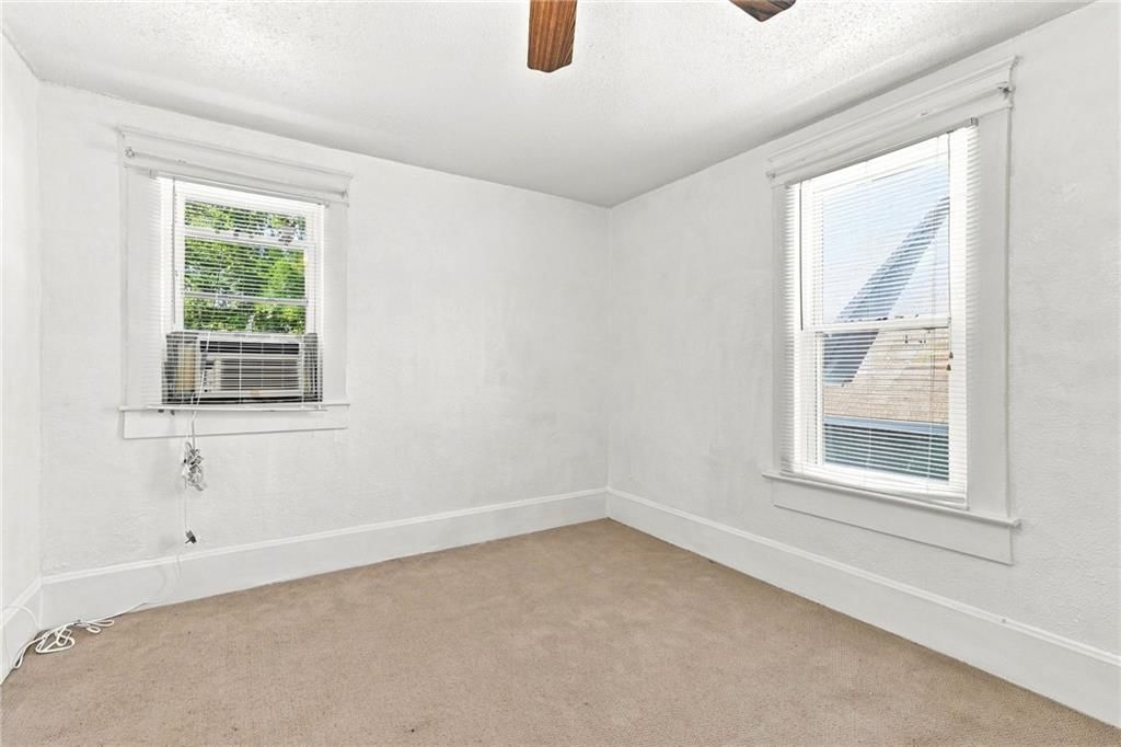 212 N Valley Street — photo 23