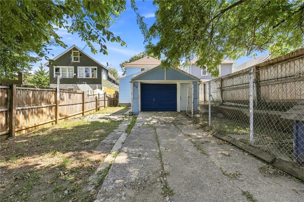 212 N Valley Street — photo 38