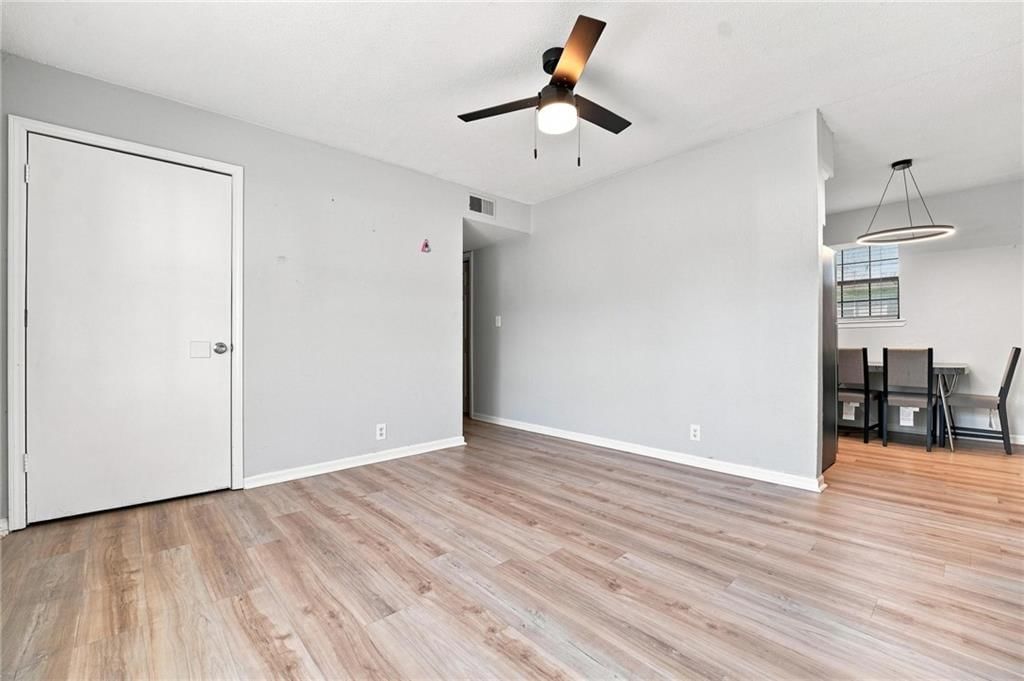 104 E Sunrise Drive — photo 29