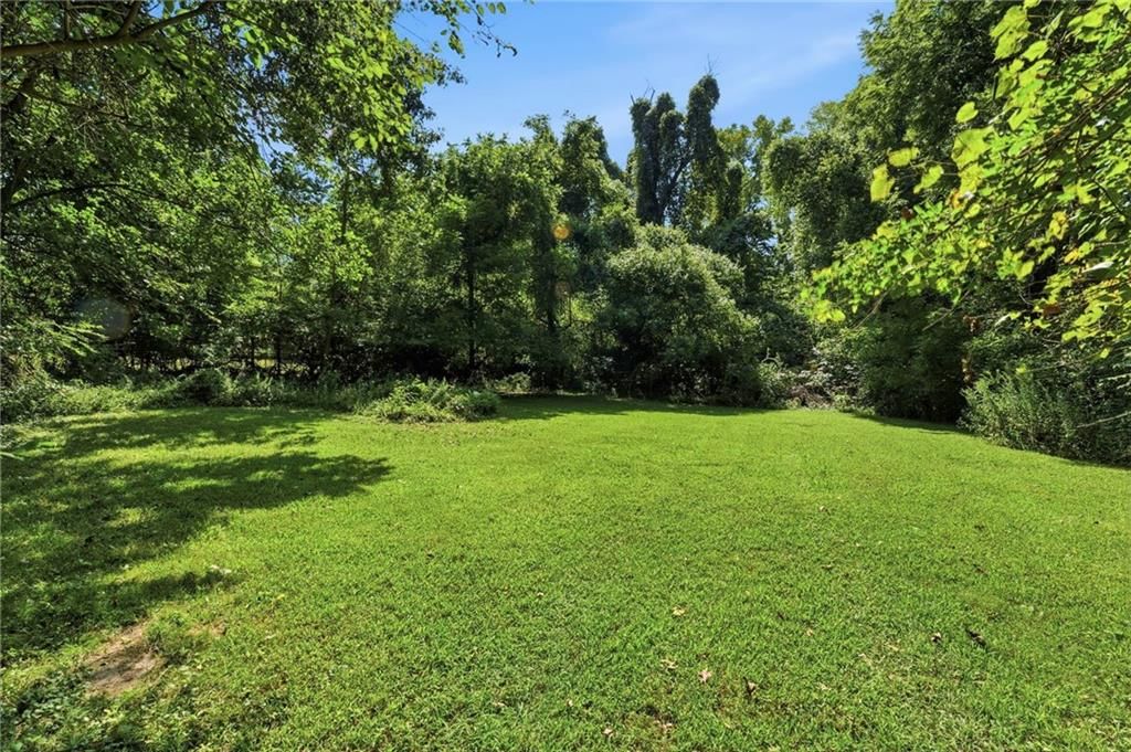 Photo 4 of 16 - 13409 & 13411 Kemper Avenue, Independence, MO 64050