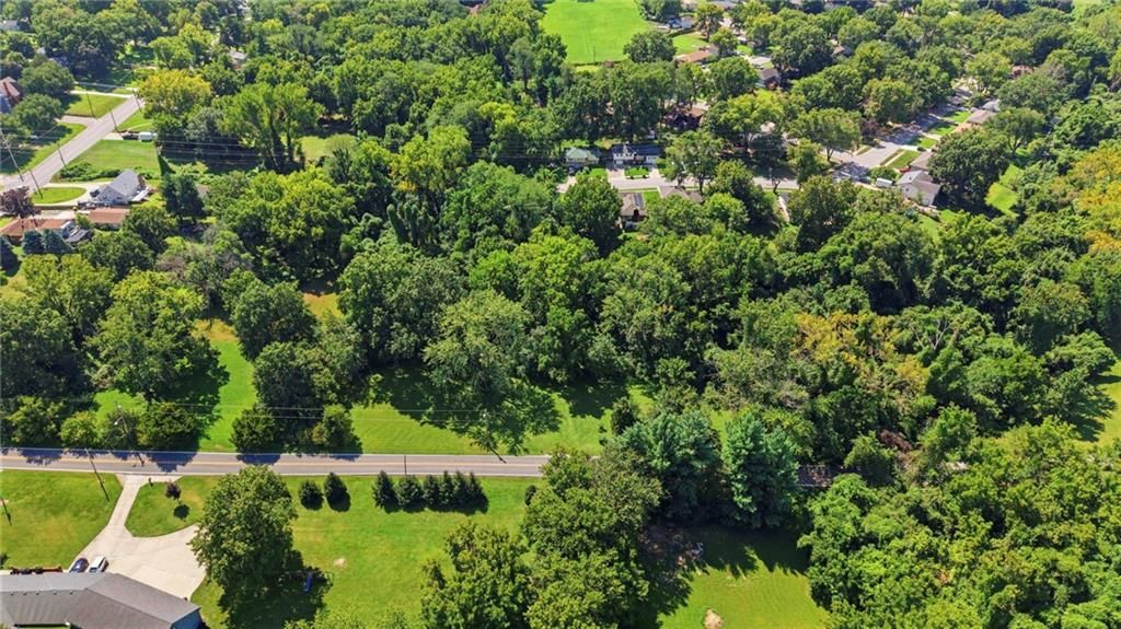 Photo 7 of 16 - 13409 & 13411 Kemper Avenue, Independence, MO 64050