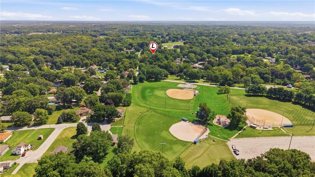 Photo 15 of 16 - 13409 & 13411 Kemper Avenue, Independence, MO 64050