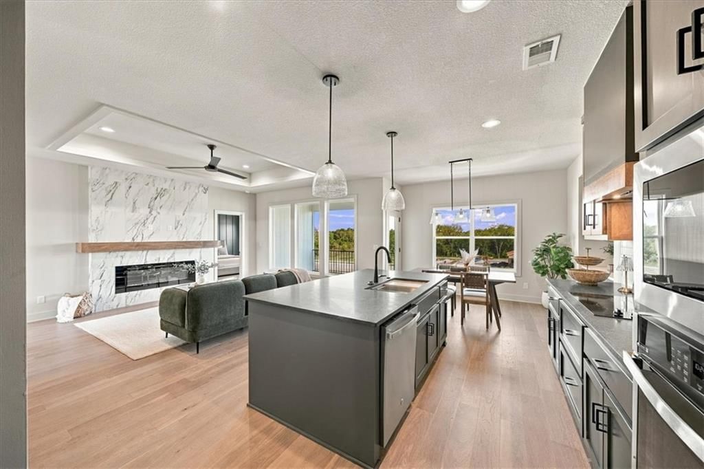 1300 Larkspur Place — photo 8
