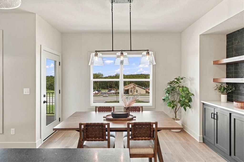 1300 Larkspur Place — photo 9