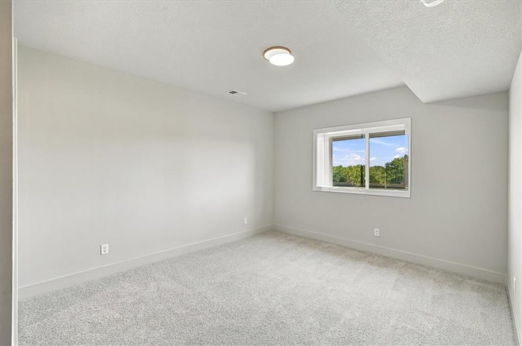 1300 Larkspur Place — photo 25