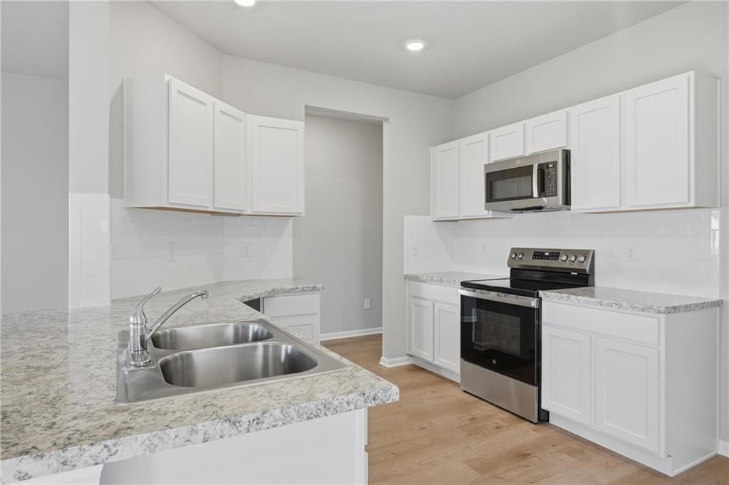 20310 W 195th Street — photo 2