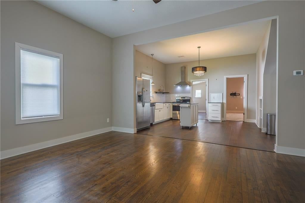 427 Benton Avenue — photo 5