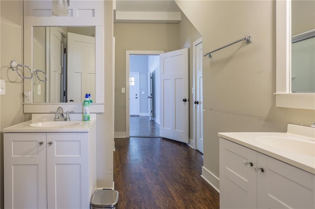 427 Benton Avenue — photo 9