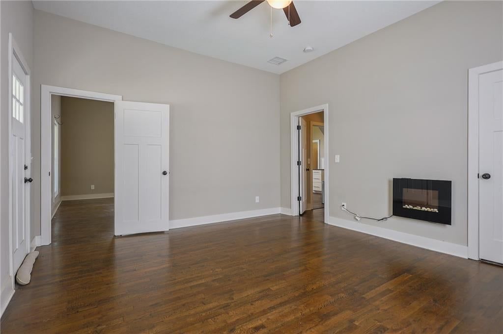 427 Benton Avenue — photo 16
