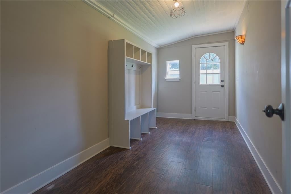 427 Benton Avenue — photo 21