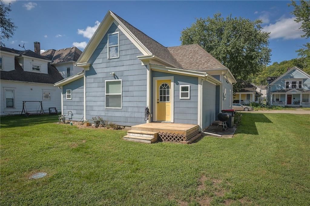 427 Benton Avenue — photo 30