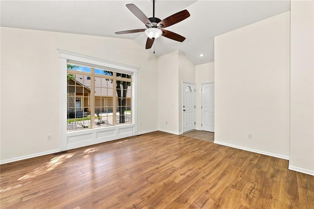 18665 W 158TH Terrace — photo 6