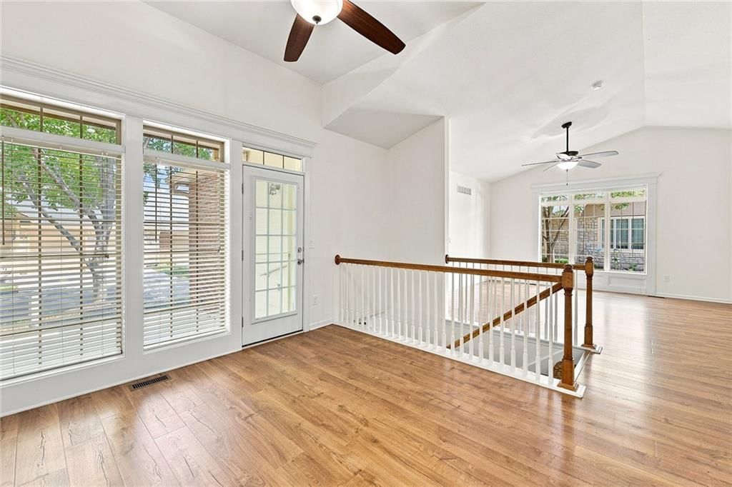 18665 W 158TH Terrace — photo 9