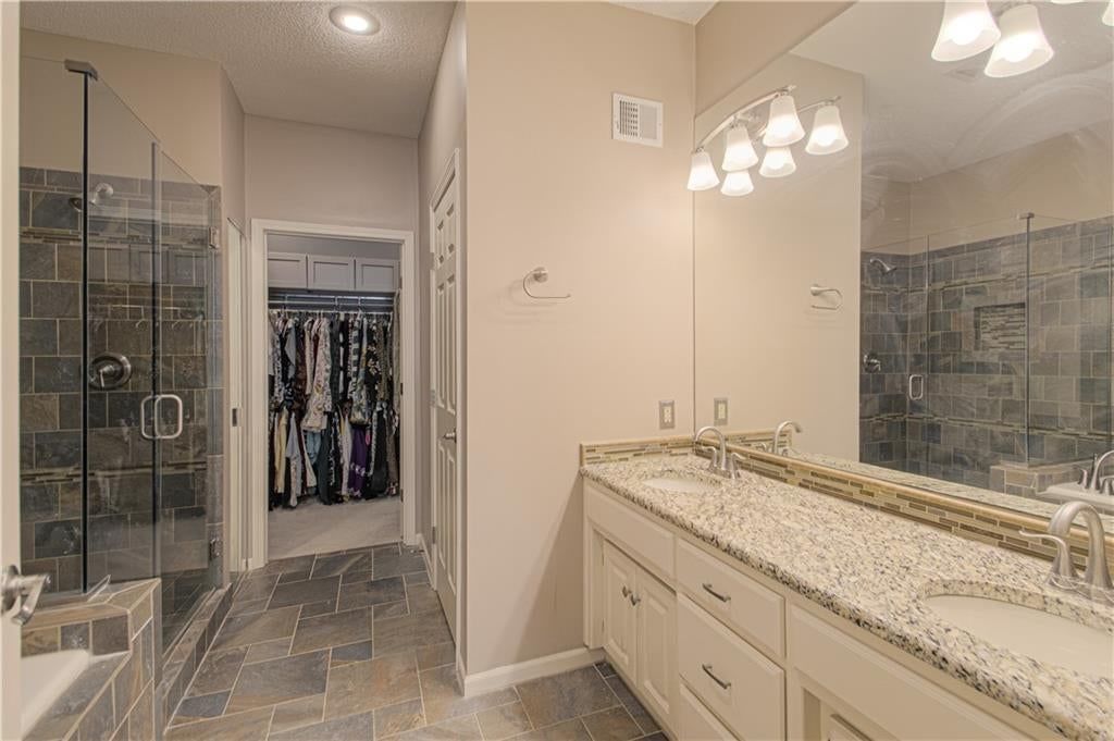 14335 Russell Street — photo 17