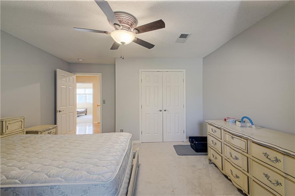 14335 Russell Street — photo 27