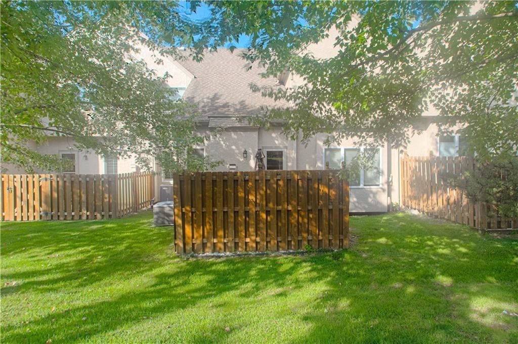 14335 Russell Street — photo 32