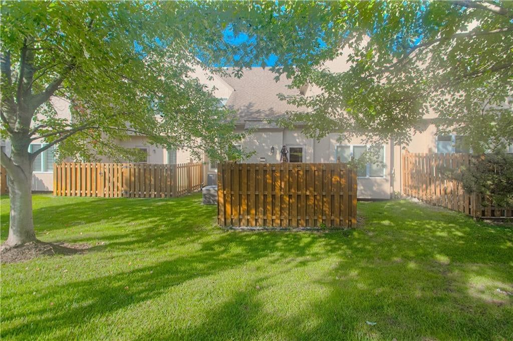 14335 Russell Street — photo 33