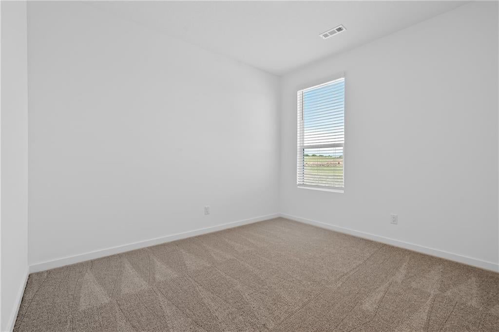 Photo 21 of 28 - 21335 Cleveland Street, Spring Hill, KS 66083