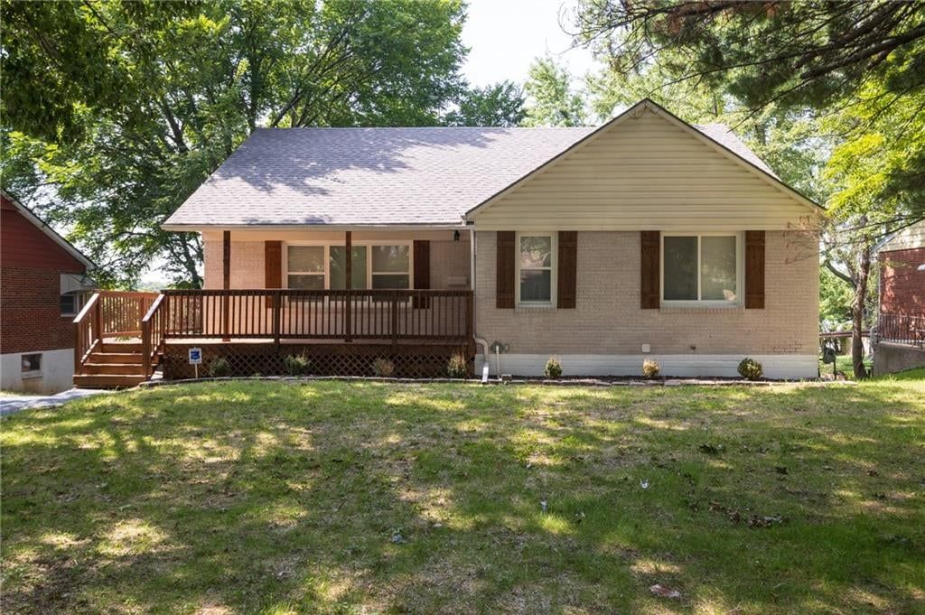 319 E Bellevista Drive, Independence, MO