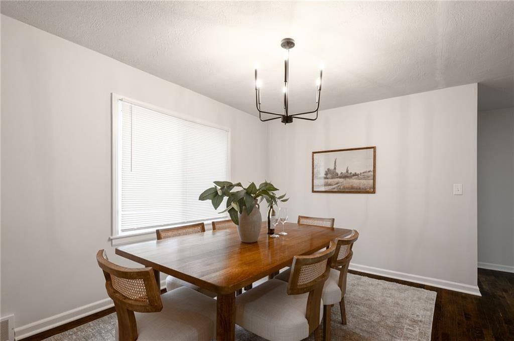 Photo 17 of 37 - 319 E Bellevista Drive, Independence, MO 64055