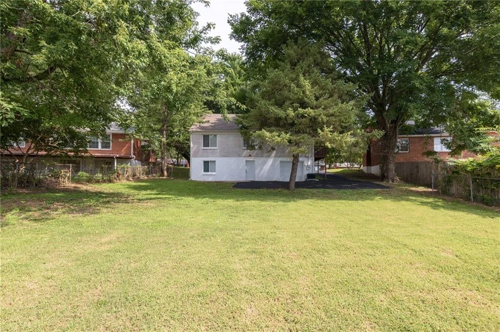 Photo 36 of 37 - 319 E Bellevista Drive, Independence, MO 64055