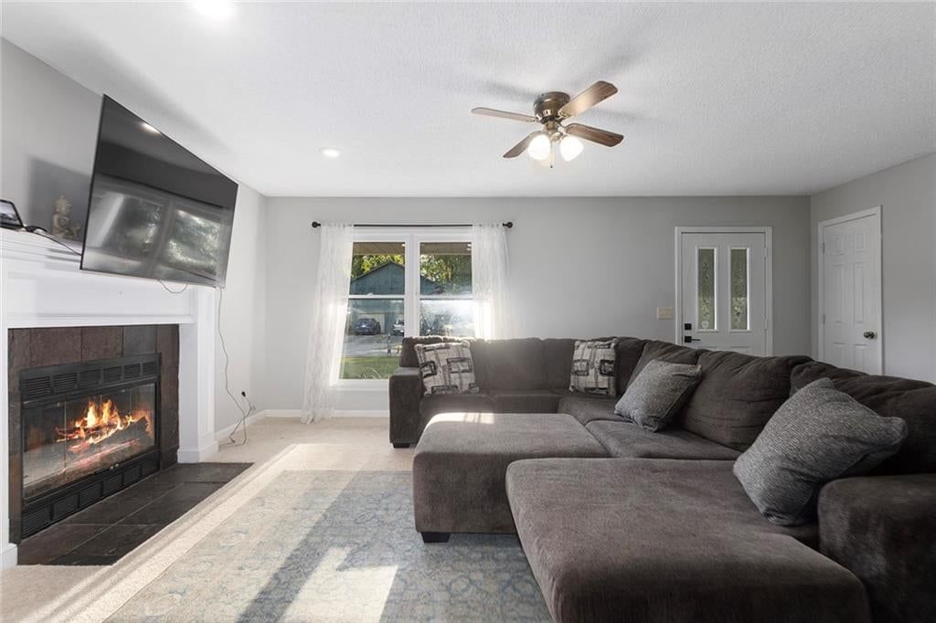 1102 S Elm Street — photo 5
