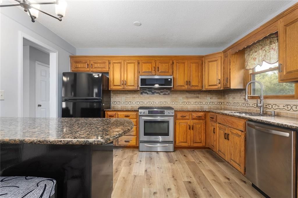 1102 S Elm Street — photo 9